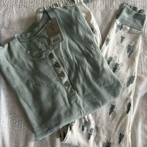 The Honest Company Green and Cream Pajama Set